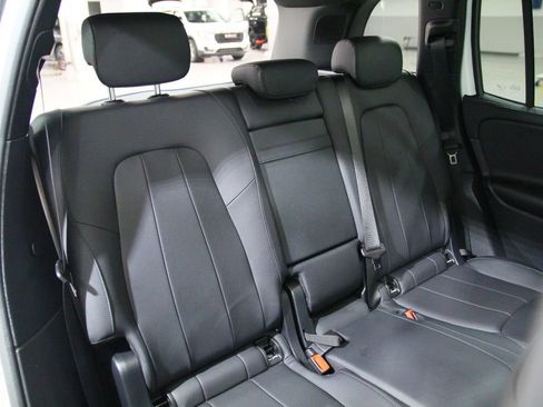 Used 2025 Mercedes-Benz GLB 250 4MATIC image 29