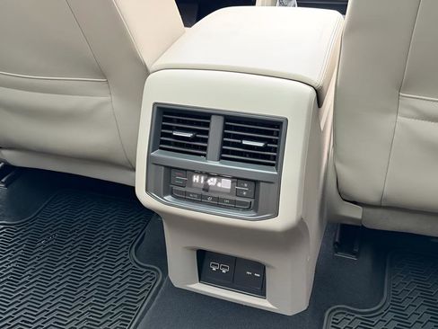 Used 2020 Volkswagen Atlas SE w/ Panoramic Sunroof Package image 34