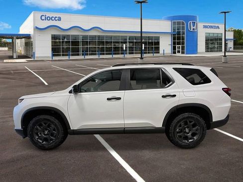 New 2026 Honda Pilot TrailSport image 2