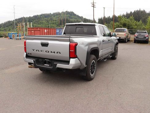 Used 2024 Toyota Tacoma TRD Off-Road w/ TRD Off Road Upgrade Package AWD/4WD image 5