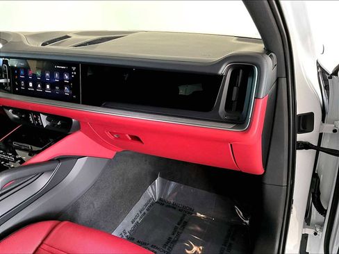 New 2026 Porsche Cayenne image 22