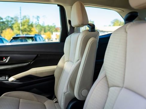Certified 2025 Subaru Ascent Premium image 16