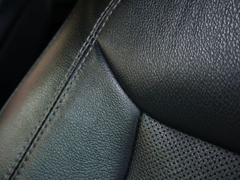 Used 2020 Ford Explorer Limited RWD image 10