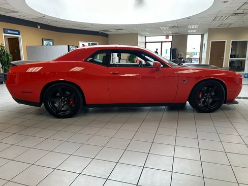 Used 2017 Dodge Challenger SRT Hellcat image 8