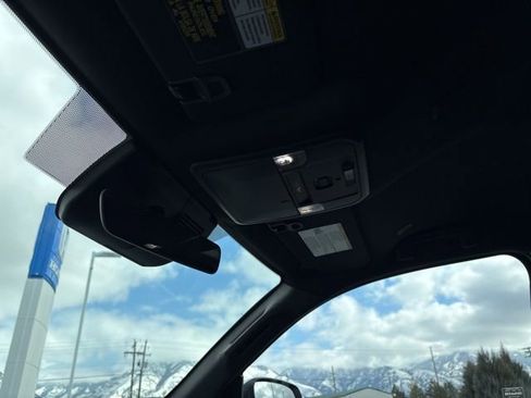 Used 2024 Toyota Tacoma TRD Sport image 17