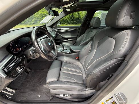 Used 2022 BMW 530i w/ M Sport Package RWD image 15