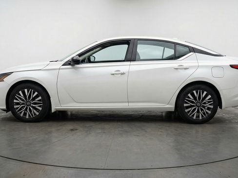 Used 2025 Nissan Altima 2.5 SV image 5
