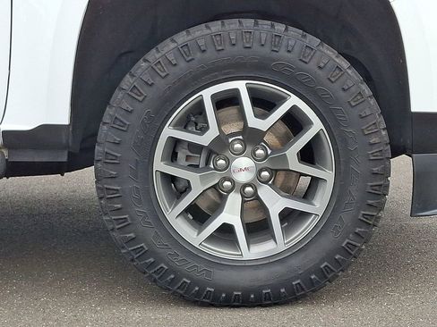 Used 2022 GMC Canyon AT4 AWD/4WD image 8