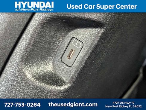 Used 2024 Hyundai Palisade Calligraphy image 21