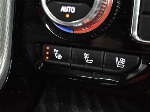 Used 2021 GMC Yukon XL Denali image 45