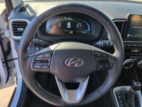 Used 2025 Hyundai Venue SEL image 23