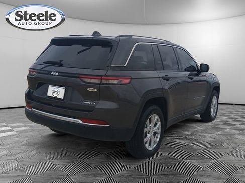 Used 2023 Jeep Grand Cherokee Limited w/ Trailer Tow Prep Group (B) RWD image 5