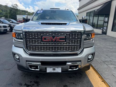Used 2018 GMC Sierra 3500 Denali w/ Duramax Plus Package AWD/4WD image 7