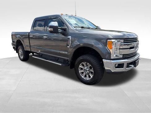 Used 2017 Ford F350 Lariat w/ Chrome Package AWD/4WD image 8