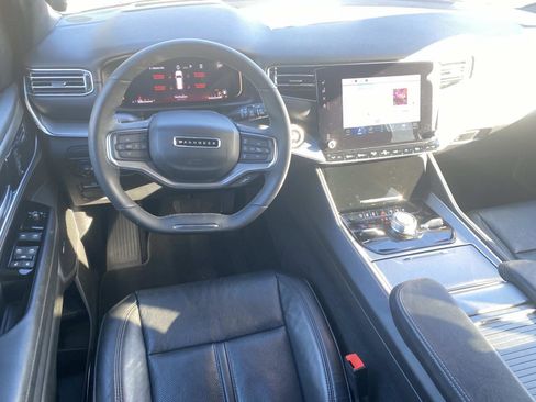 Certified 2024 Jeep Wagoneer L Series II w/ Convenience Group I image 21