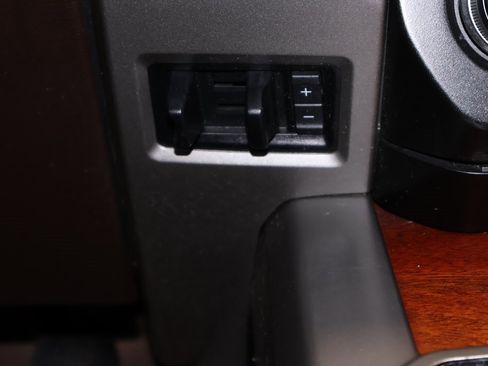 Used 2015 Ford F150 King Ranch w/ Equipment Group 601A Luxury image 31