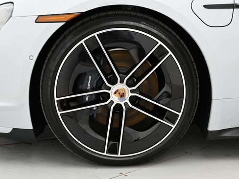 Certified 2025 Porsche Taycan image 9