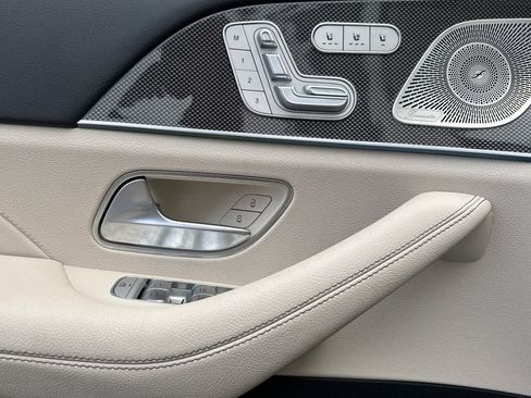 Used 2022 Mercedes-Benz GLS 450 4MATIC image 12