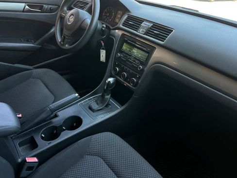 Used 2012 Volkswagen Passat 2.5 S FWD image 17
