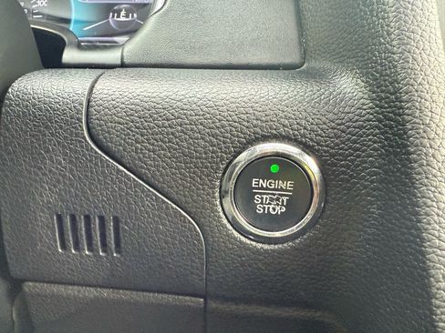 Used 2015 Lincoln Navigator 4WD 4dr image 34