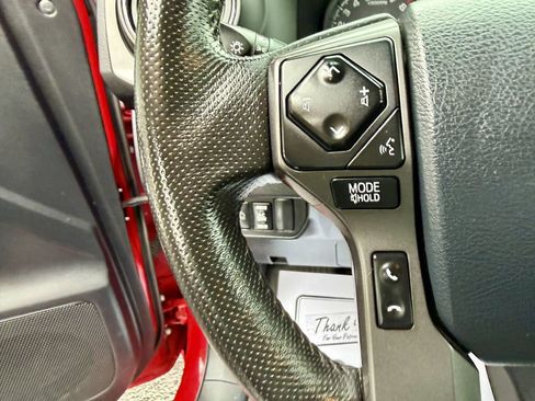 Used 2020 Toyota Tacoma TRD Off-Road w/ Technology Package image 21