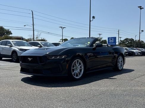 Used 2024 Ford Mustang GT Premium image 3