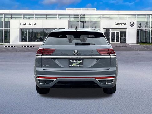 Used 2021 Volkswagen Atlas Cross Sport SE w/ Panoramic Sunroof Package FWD image 6