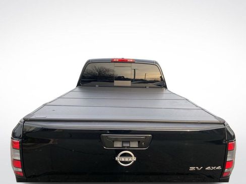 Used 2023 Nissan Frontier SV image 8