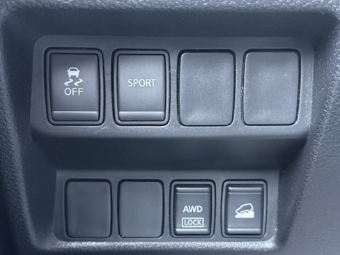 Used 2014 Nissan Rogue S AWD/4WD image 22