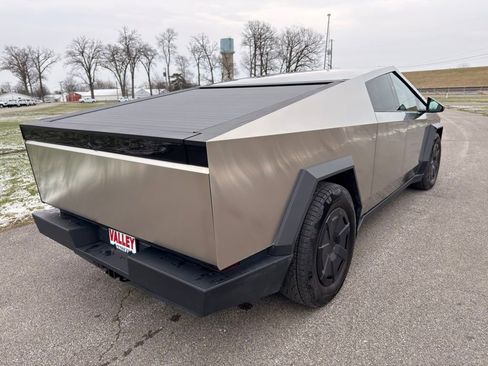 Used 2025 Tesla Cybertruck AWD Crew Cab image 6