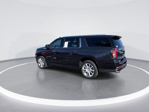 Used 2024 Chevrolet Suburban High Country AWD/4WD image 6