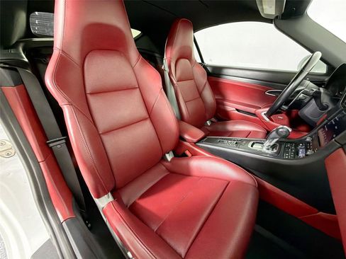 Certified 2018 Porsche 911 Cabriolet image 28