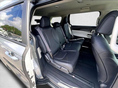 Used 2023 Kia Carnival LX FWD image 28