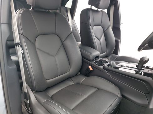 Certified 2026 Porsche Macan S AWD/4WD image 12