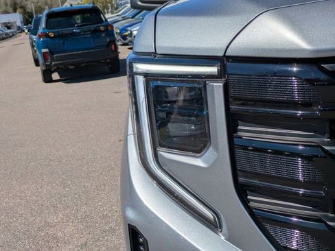 Used 2024 GMC Sierra 1500 Elevation w/ Preferred Package image 9