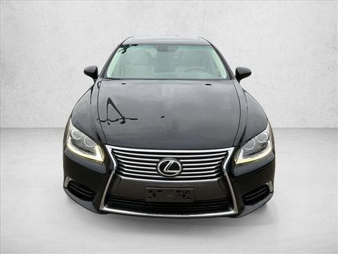 Used 2014 Lexus LS 460 AWD w/ Comfort Package image 2