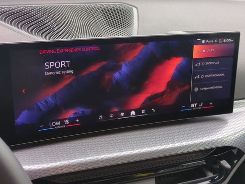 Used 2025 BMW M340i RWD image 23