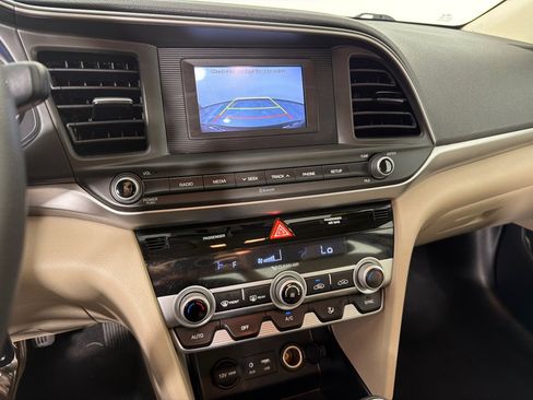 Used 2020 Hyundai Elantra SE w/ Cargo Package (C1) FWD image 15