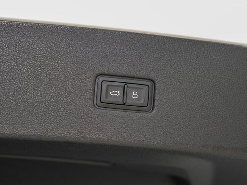 Used 2024 Audi Q8 Prestige image 51