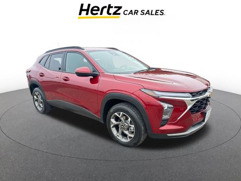 Used 2025 Chevrolet Trax LT w/ LT Convenience Package image 1