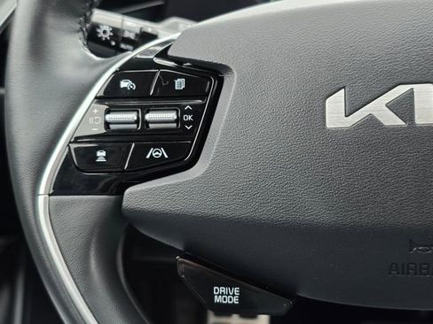 Certified 2023 Kia Niro Wave w/ Wave Preserve Package FWD image 35