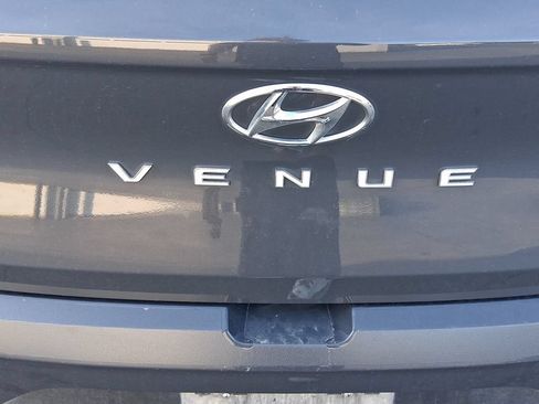 Used 2023 Hyundai Venue SEL FWD image 9