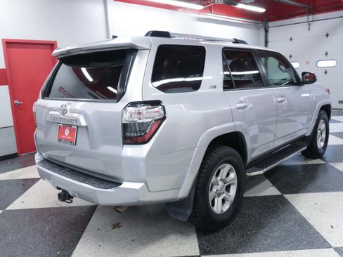Used 2020 Toyota 4Runner SR5 Premium w/ Moonroof Package RWD image 7