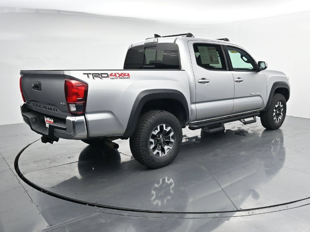 Used 2019 Toyota Tacoma TRD Off-Road AWD/4WD image 8
