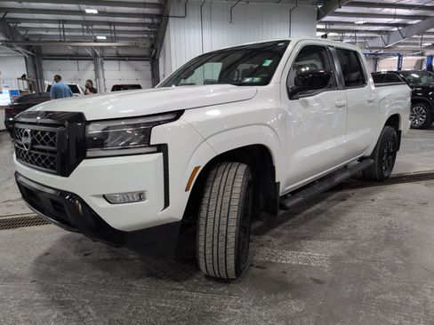 Used 2023 Nissan Frontier SV w/ Midnight Edition Package image 6