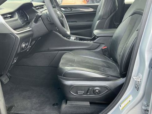 Used 2023 Jeep Grand Cherokee Altitude image 13