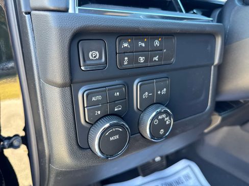 New 2026 Chevrolet Suburban LS image 20