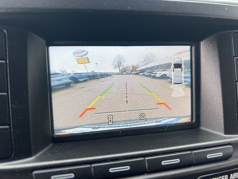 Used 2018 Ford Explorer XLT image 53