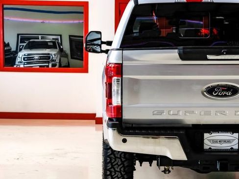 Used 2017 Ford F250 Lariat w/ Lariat Value Package AWD/4WD image 53