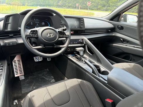 New 2026 Hyundai Elantra Sport FWD image 23
